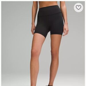 Wunder Train High-Rise Short 6"